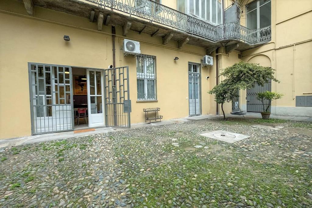 Central Garden Cavour App. Blaz Cir: 00127200625 토리노 외부 사진